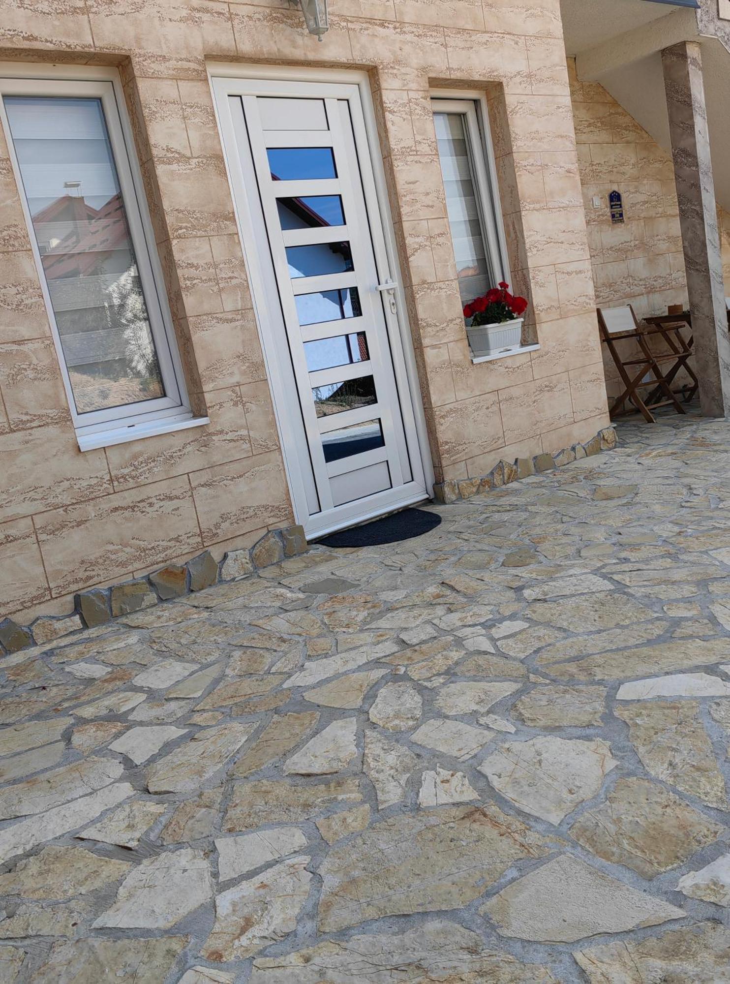 Apartman Iva Nova Varos Bagian luar foto